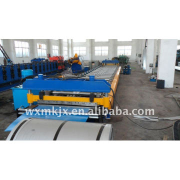 Colored roof panel forming machine